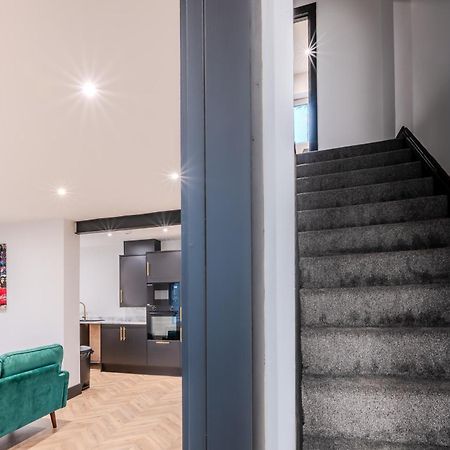 Modern 3Br Home - Private Parking - Tv In Every Bedroom Swansea Exterior photo